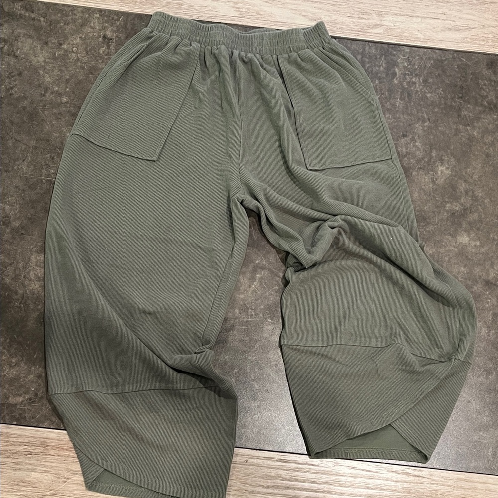 Green pant